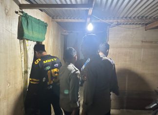Satpol PP Lutra Didampingi Polsek Sukamaju Tertibkan Peredaran Miras Tanpa Izin di Cakaruddu