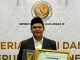 Belum Genap Setahun Memimpin, Uji Nurdin Raih Penghargaan Bupati Pesantren Award 2025, Disaksikan Menteri Agama RI