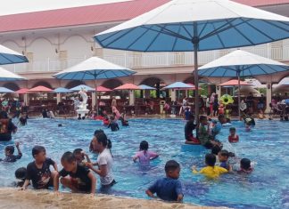 Warga Maros Berjubel Padati Waterboom Grand Mall Maros Selama Libur Idul Fitri 1447 H