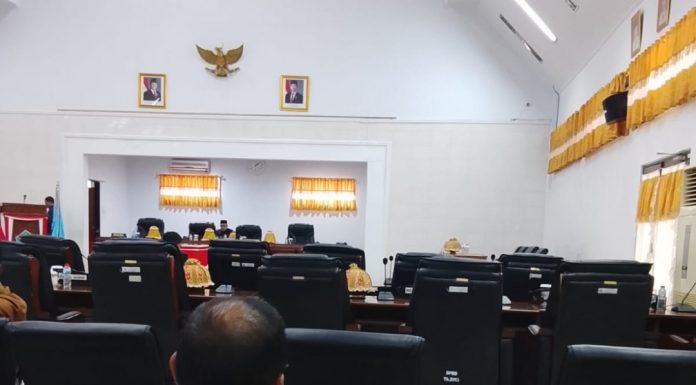 Rapat Paripurna DPRD Bantaeng Molor dari Jadwal, Wakil Rakyat Menjadi Sorotan Publik