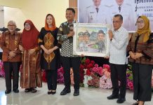 Momen Penuh Haru, Bupati Bantaeng Lepas Purna Bhakti Sekda Bantaeng, H. Abdul Wahab