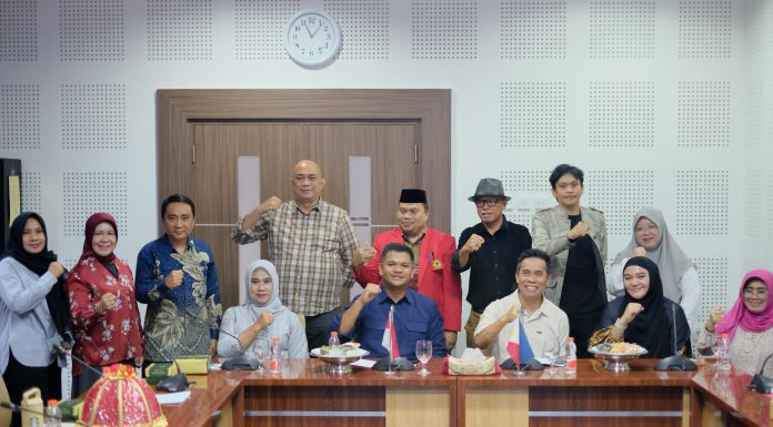 Bahas Kemungkinan Kerja Sama, Bupati Bantaeng Kunjungi FIB UNHAS
