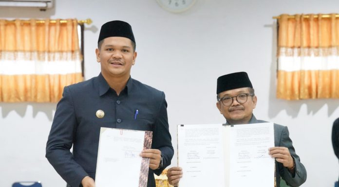 Bupati Bantaeng Apresiasi Sinergitas Legislatif dengan Eksekutif, DPRD Bantaeng Ketuk Palu Setujui Pertanggungjawaban APBD Tahun 2025