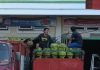Terciduk, Buruh Angkut LPG 3 Kg Di Makassar Hisap Rokok Diatas Truck Tumpukan Tabung, Abaikan SOP Keselamatan Migas, Apa Tindakan Pertamina ?