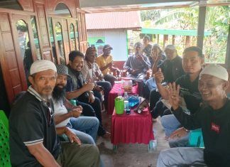 Bersama Ustadz-ustadz, Ketua Komda LMR-RI Jeneponto Mr. Jale Brontak dan Legislator PKB Iwan S.PD.I Pererat Silaturahmi Dibarandasi