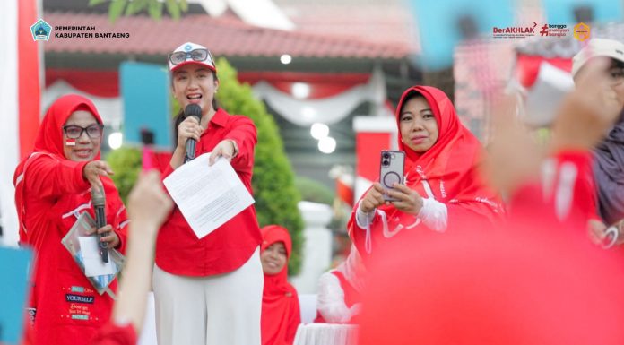Peringatan dan Meriahkan HUT Kemerdekaan RI ke-81, Ketua TP PKK Bantaeng Ikuti Lomba PKK