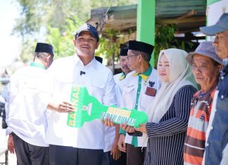 Bupati Bantaeng Resmikan dan Serahkan Bantuan 8 Rumah Program Benah dan Bedah Baznas