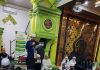 Semangat Berbagi Maulid Akbar di Mesjid Babusaada, Ratusan Al-Qur’an Disumbangkan dan Bonus Umroh Gratis