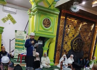 Semangat Berbagi Maulid Akbar di Mesjid Babusaada, Ratusan Al-Qur’an Disumbangkan dan Bonus Umroh Gratis