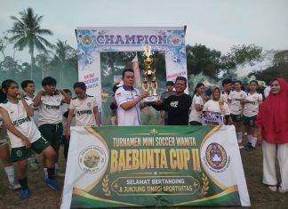 Karemuddin Serahkan Hadiah Juara Baebunta CUP II, Srikandi FC Bawa Pulang Rp6 Juta